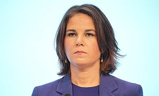 Annalena Baerbock will eine allgemeine Impfpflicht nicht ausschließen. - Foto: Michael Kappeler/dpa