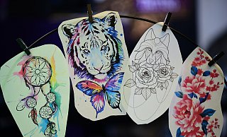 Bei Tattoo-Motiven gibt eigentlich keine Grenzen. Gewünscht und gestochen wird, was gefällt und dem Kunden etwas bedeutet. Manchmal wird's aber doch einfach ein "Spaßmotiv". - Nicole Ellerbrake