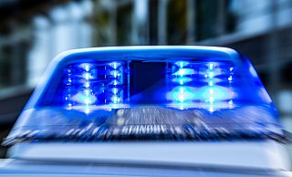 Die Polizei berichtet. (Symbolbild) - David Inderlied/dpa