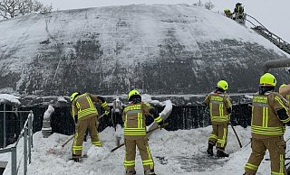 An der Boker Biogasanlage unterstützte die Feuerwehr Salzkotten den Einsatz des Löschzugs Boke mit der Salzkottener Drehleiter. - Feuerwehr Delbrück