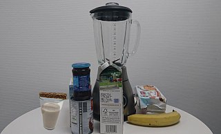 Sämig, schmackhaft und gar nicht so süß ist der NW-Diät-Freak-Shake am Ende geworden. - Talin Dilsizyan