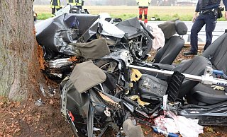 Hydraulikstempel bogen das Blech auseinander.  - Andreas Eickhoff
