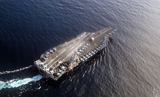 Eine Einsatzgruppe rund um den Flugzeugträger «USS Gerald R. Ford» soll nach Lateinamerika. (Archivbild) - Federico Gambarini/dpa