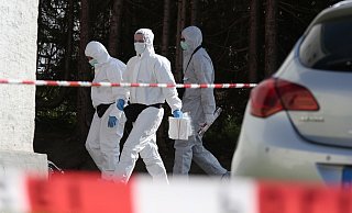 Die Beamten hatten am Sonntag von früh morgens bis zum Abend in dem Haus an der Pestalozzistraße zu tun. - GERALD DUNKEL