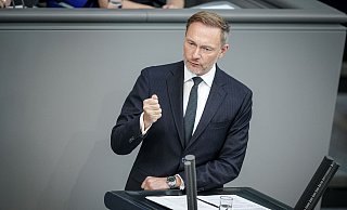 Christian Lindner will die Schuldenbremse unbedingt einhalten. - Kay Nietfeld/dpa