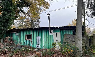 Die Laube eines Dauercampers brannte aus auf dem Campingplatz in Quelle. - Paul Brinkmann