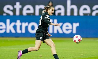 Carlotta Wamser erzielte für Eintracht Frankfurt gegen den FC Carl Zeiss Jena die 1:0-Führung. - Uwe Anspach/dpa