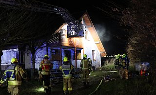 Bereits im Juni und im Juli löschte die Delbrücker Feuerwehr einen Brand in einem leerstehenden Wohnhaus in der Anreppener Straße. - Feuerwehr Delbrück