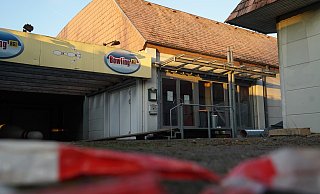 Das Bowlingcenter B61 an der Georgstraße ist seit dem 1. Mai 2019 geschlossen. Seitdem steht das Gebäude leer. - Christian Geisler