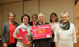 "Frauen, worauf wartet ihr?" fragt die Löhner KFD anlässlich der Auftaktveranstaltung zum Jubiläumsjahr. - Sonja Töbing