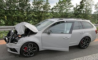 Bei dem Unfall auf der A44 wurde eine Person verletzt. - Feuerwehr Bad Wünnenberg