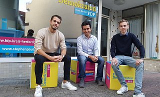 Politisch engagiert: Nick Hachmeister (19) (v.l.), Gabriel Tomitsuka (18) und Lukas Meise (17) sind Mitglieder bei den Jungen Liberalen. - David Knapp