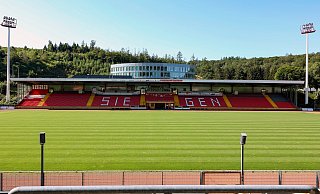 Das Leimbachstadion in Siegen. Hier findet das Westfalenpokal-Halbfinale zwischen den Sportfreunden Siegen und Arminia Bielefeld statt. - Rene Traut/IMAGO
