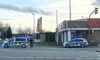 Die Einmündung von der Eckendorfer Straße in die Straße Am Stadtholz wurde nach dem Radunfall gesperrt. - Paul Brinkmann