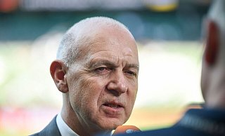 Will das frühe WM-Aus der deutschen Fußballerinnen mit der Bundestrainerin aufarbeiten: DFB-Präsident Bernd Neuendorf. - Carmen Jaspersen/dpa