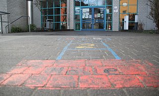 An der Grundschule Bünde-Mitte soll ein zweites Mädchen vom Frenden angesprochen worden sein. - Florian Weyand