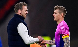 Mit dem Comeback von Toni Kroos (r) kehrte die DFB-Elf im März in die Erfolgsspur zurück. - Tom Weller/dpa