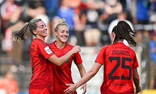 Bayern Münchens Fußballerinnen können weiter jubeln. - Sebastian Christoph Gollnow/dpa