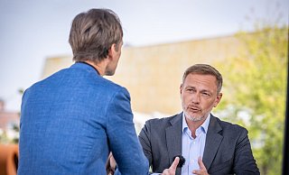 Bei FDP-Chef Lindner hat sich in Bezug auf Kanzler Scholz etwas Ernüchterung breit gemacht. - Claudius Pflug/ZDF/dpa