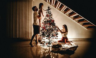 Weihnachtszeit ist Dekozeit. Doch die Wahl der richtigen Accessoires stellt einige Familien und Singles vor Fragen. Was liegt dieses Jahr im Trend? - Pixabay