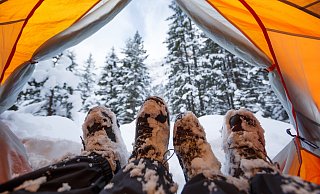 Motive: Die meisten Menschen fahren wegen der Ruhe und der Natur im Winter campen.  - istock