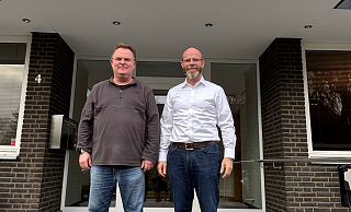 Gast Sanitär und Heizungstechnik gehört jetzt zur deutschlandweiten HomeServe Gruppe. Als Geschäftsführer bleibt Oliver Gast (links) gemeinsam mit dem gesamten Team Ansprechpartner für Kunden, Geschäftspartner und Mitarbeiter. - Gast Sanitär- und Heizungstechnik