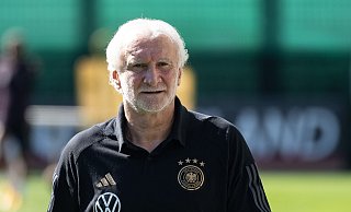 Gegen Frankreich wird DFB-Sportdirektor Rudi Völler übergangsweise als Teamchef fungieren. - Swen Pförtner/dpa