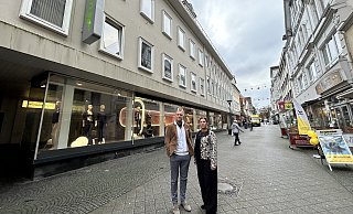 Die beiden Geschäftsführer Daniela Drabert und Stephan Ahrens haben sich die Entscheidung zur Schließung in Bad Oeynhausen nicht leicht gemacht. - Nicole Sielermann