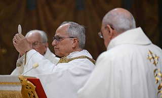 Der neue Papst Leo XIV. hat vor KI gewarnt. - Uncredited/Vatican media/AP/dpa