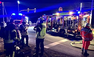 Großer Einsatz der Feuerwehr an einem brennenden Gebäude an der Wertherstraße. - Jens Reichenbach