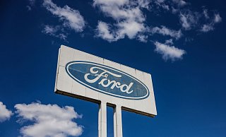 Blauer Himmel bei Sonnenschein - hat Ford nun eine bessere Zukunft? - Oliver Berg/dpa