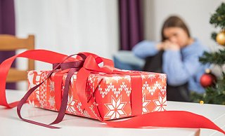 Hoffentlich keine Geschmacklosigkeit: Eine Studie enthüllt, wie oft Geschenke nach hinten losgehen. - Christin Klose/dpa-tmn