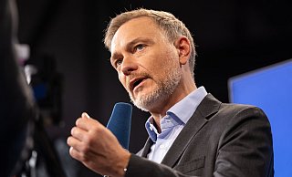 Christian Lindner hat die Ministerien zum Sparen aufgerufen, mehrere Ressorts fordern allerdings mehr Geld. - Hannes P. Albert/dpa