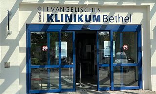 Ein ehemaliger Assistenzarzt bereitet dem Klinikum Bethel große Probleme. - Wolfgang Rudolf