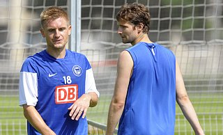 Artur Wichniarek (links) und Arne Friedrich spielten gemeinsam für Arminia und für Hertha. - picture-alliance/ dpa
