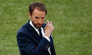 Stellt gegen Italien überraschend auf Dreierkette um: Englands Nationaltrainer Gareth Southgate. - Foto: Alessandro Garofalo/Pool Reuters/dpa