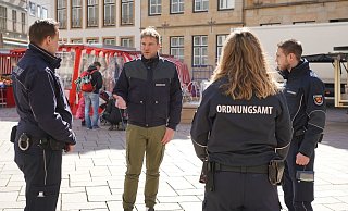 Das Ordnungsamt kontrolliert am Wochenende in der Stadt. - Peter Unger