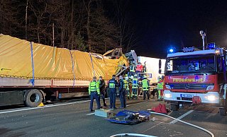 EInsatz für die Feuerwehr in der Nacht auf der A2. - Freiwillige Feuerwehr Porta Westfalica