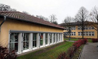 Die Elverdisser Grundschule wurde mit Parolen beschmiert. - Frank-Michael Kiel-Steinkamp