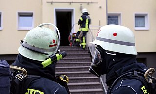 Dem Gastronom gelang es, mit drei Pulverlöschern den Fettbrand zu löschen. Die Feuerwehr musste anschließend noch löschen. - Symbolfoto: Jens Reichenbach