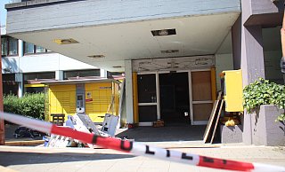 Am Donnerstag war die Filiale der Postbank an der Bismarckstraße noch abgesperrt - Björn Kenter