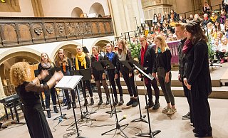 Das Vokalpraktikum der J11 singt Mendelssohns „Hebe deine Augen auf“. - ralf bittner