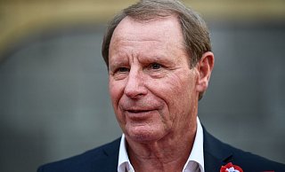 Ex-Bundestrainer Berti Vogts fordert eine Verschiebung der EM. - Foto: Patrick Seeger/dpa