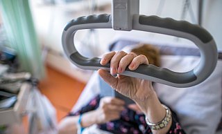Auch für Patienten wird sich durch die Klinikreform in NRW viel ändern. Sie müssen sich in vielen Bereichen umorientieren. - picture alliance / Jens Büttner/