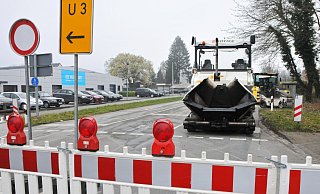 Ein Teilstück der Bielefelder Straße in Steinhagen wurde bereits saniert. Der Rest soll bald folgen. - Frank Jasper Ein Teilstück der Bielefelder Straße in Steinhagen wurde bereits saniert. Der Rest soll bald folgen. - Frank Jasper