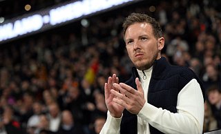 Deutschlands Bundestrainer Julian Nagelsmann vor einem Spiel im Stadion. - Federico Gambarini/dpa