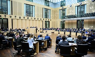 Der Bundesrat hat heute mehrere Gesetze der Bundesregierung ohne große Debatte gebilligt. - Bernd von Jutrczenka/dpa