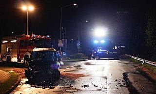 Die Autos wurden bei dem Zusammenstoß schwer beschädigt.  - FREITAG TV