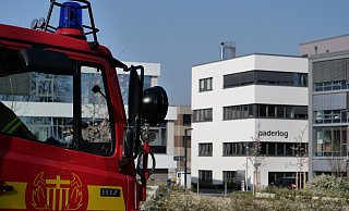 Beim Krankenhausversorger Paderlog ist beim Umpacken eine Flasche mit einem Inhalationsgas beschädigt worden. - Ralph Meyer