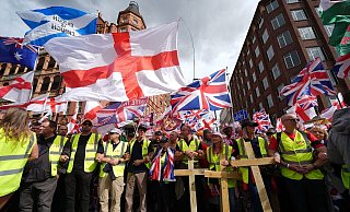 Unter dem Motto «Unite the Kingdom» versammelten sich Zehntausende Menschen in London. - Lucy North/PA Wire/dpa